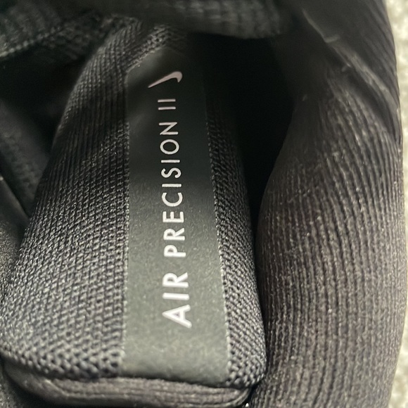 Men’s Nike Air Precision II Basketball Shoes - Picture 10 of 10